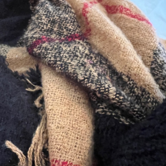 Steve Madden Turtleneck Cable Knit Fringe Poncho Cape Sweater OS Winter Fall Wo - Picture 12 of 13